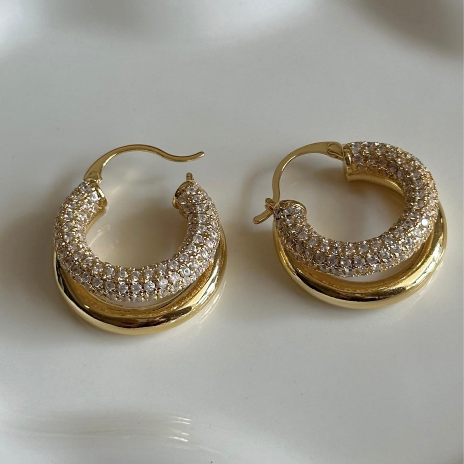 ARRACADA DOBLE LISA CON ZIRCONIA