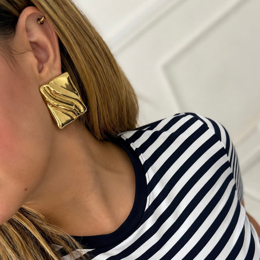 Arete cuadrado con diseño
