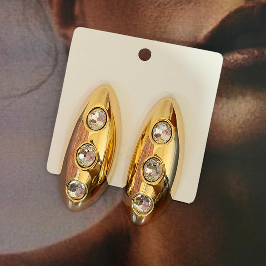 ARRACADA CON PIEDRA BLANCA