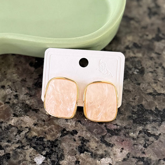 Arete cuadrado con piedra blanco