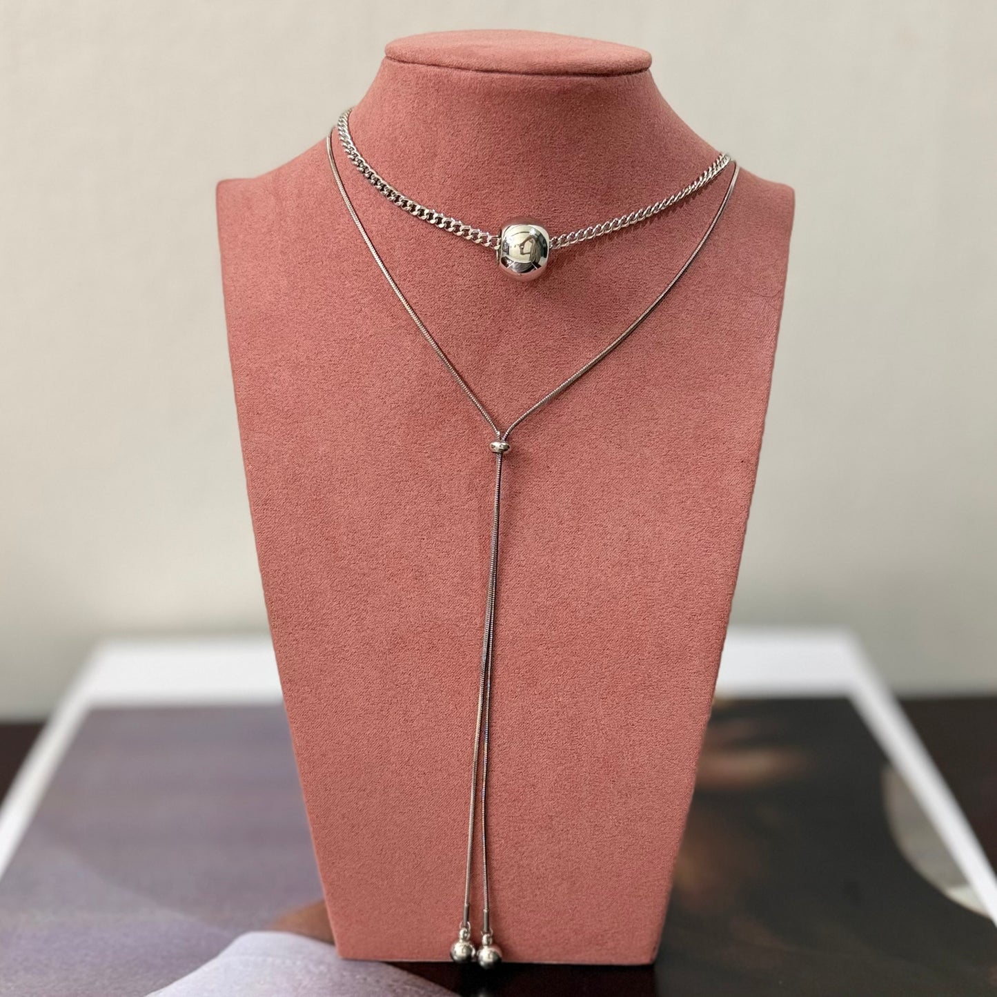 CORBATÍN CON COLLAR Y BOLITA