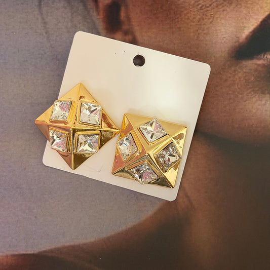 ARETE CUADRADO CON PIEDRA BLANCA