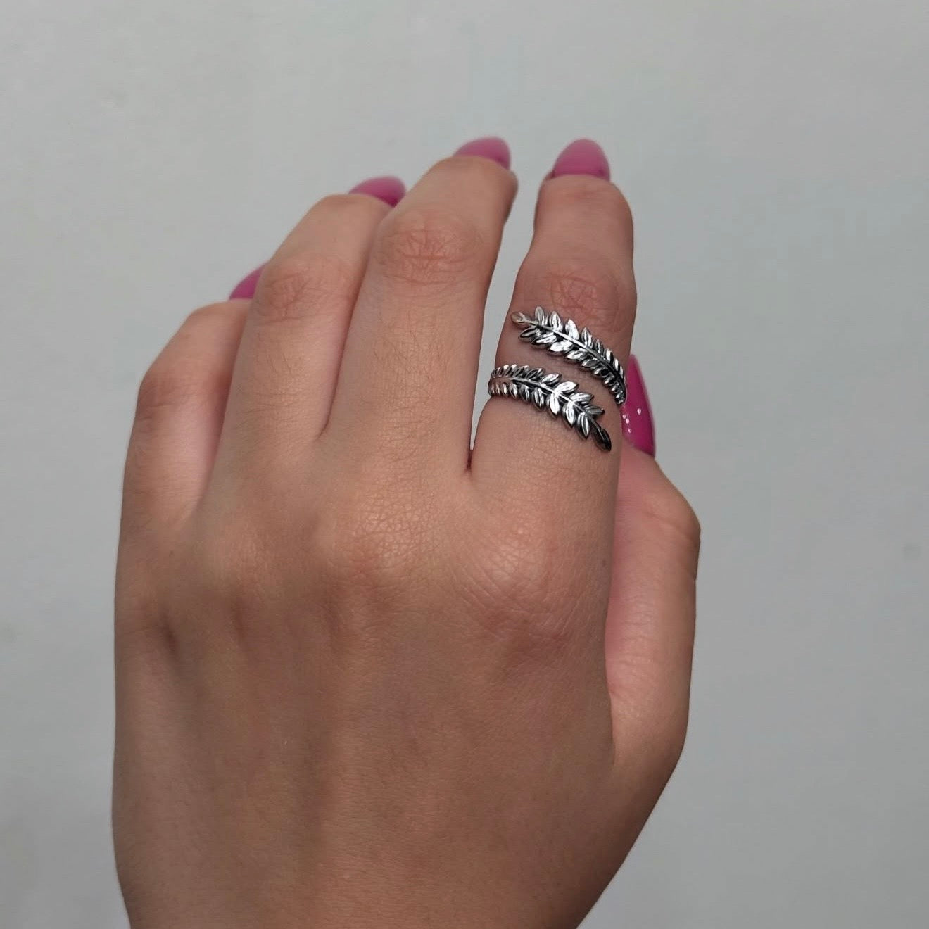 Anillo hojas enlazado