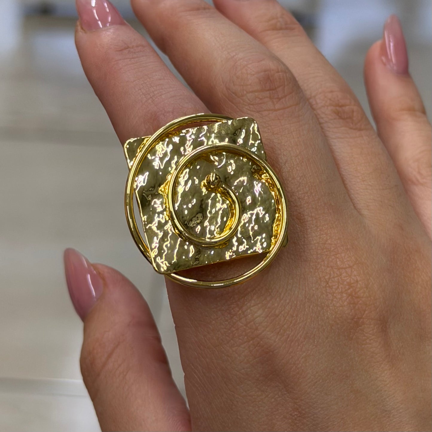 Anillo chunky caracol cuadrado