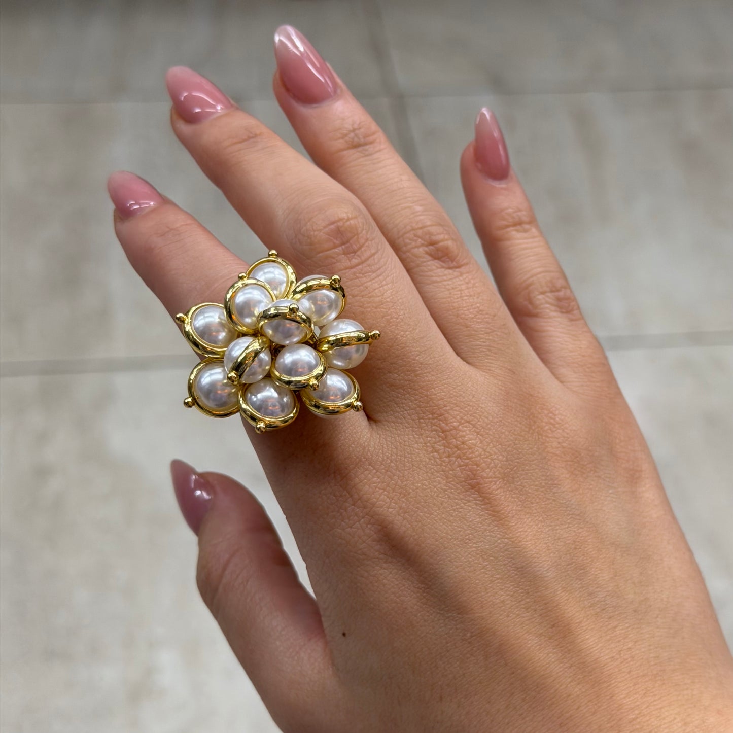 Anillo flor de perlas