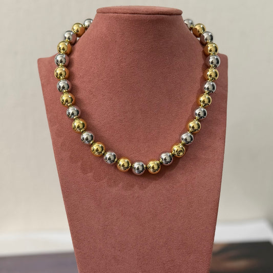 Collar bolas bicolor