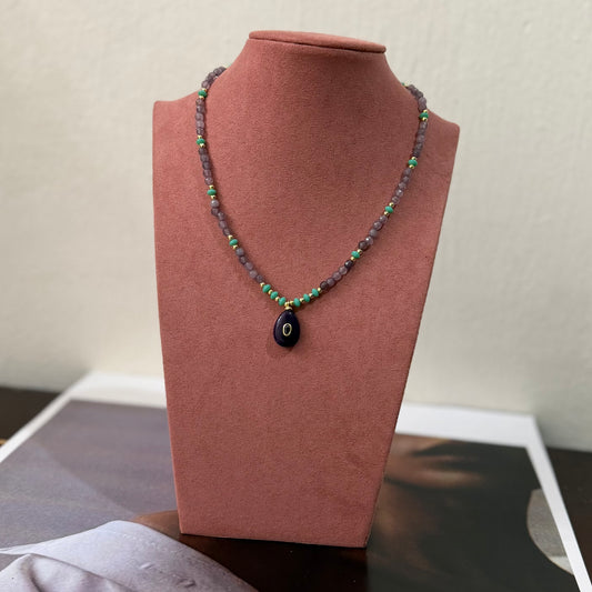 COLLAR CON DIJE MORADO Y CHISPA CON PIEDRA SEMIPRECIOSA