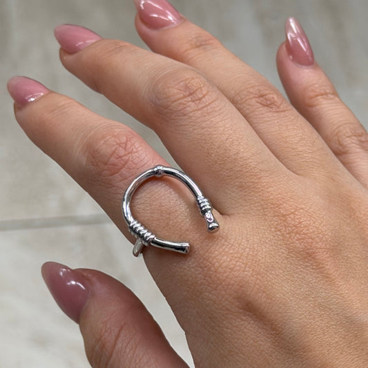 Anillo herradura plateada
