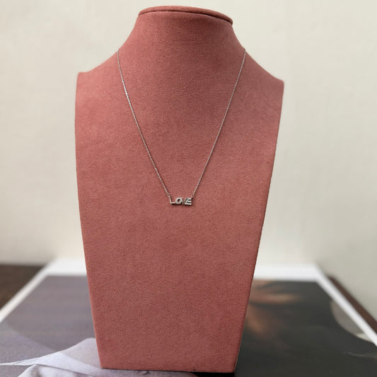 Cadena plateada mini dije Love