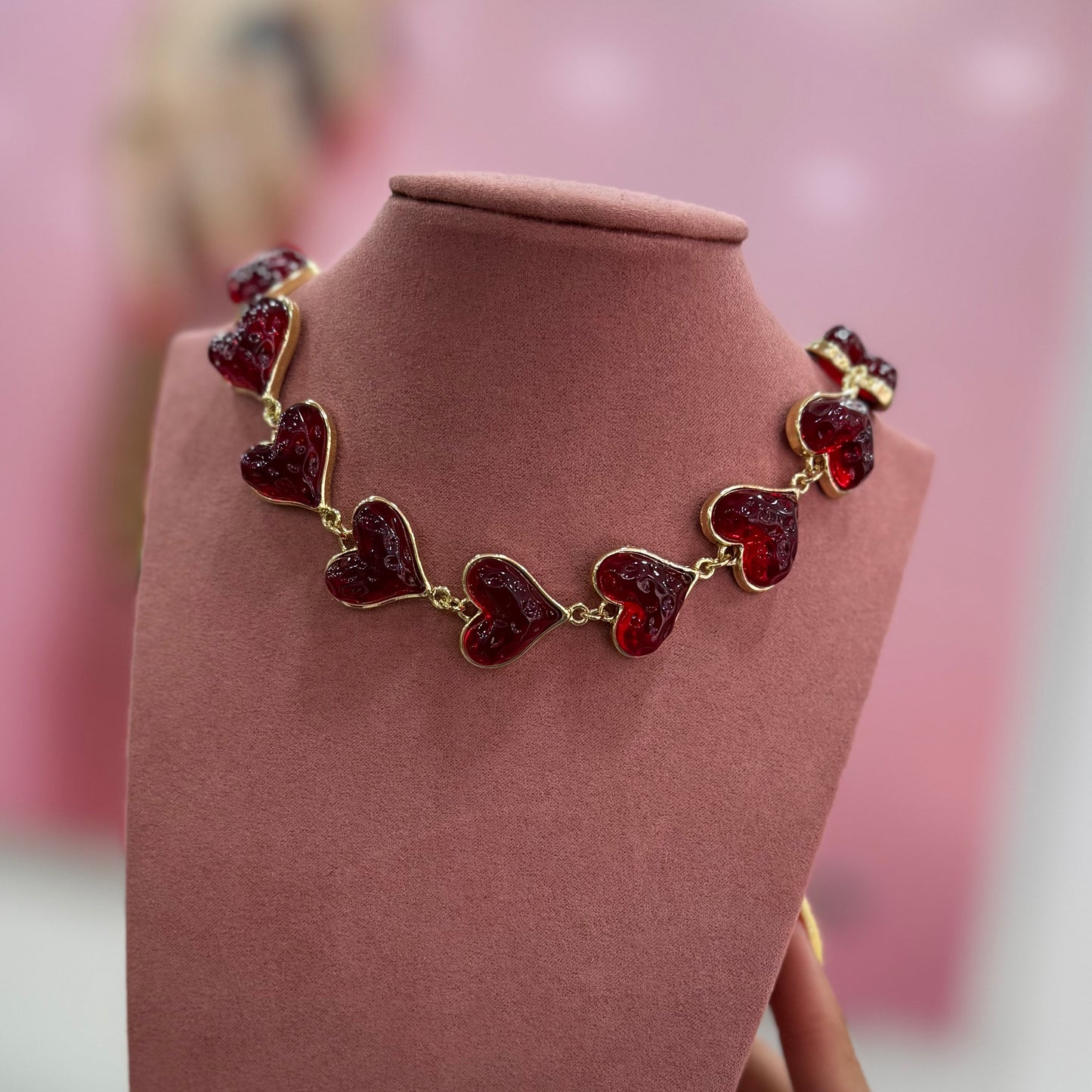Collar corazones rojos