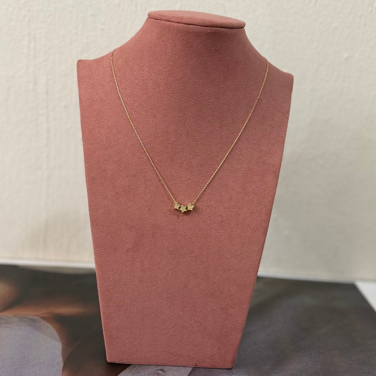 Cadena mini dije estrellas