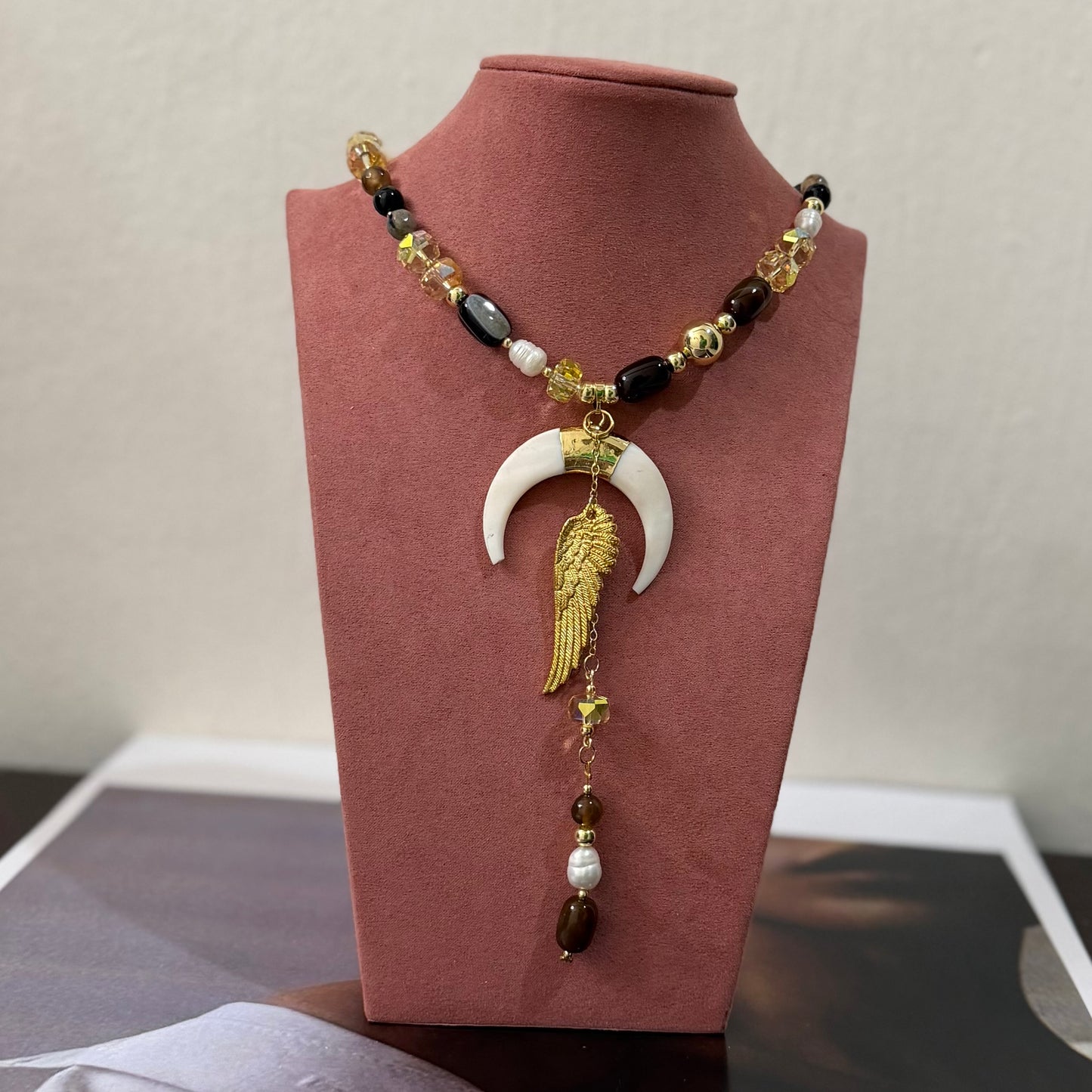 COLLAR CON LUNA Y PERLA