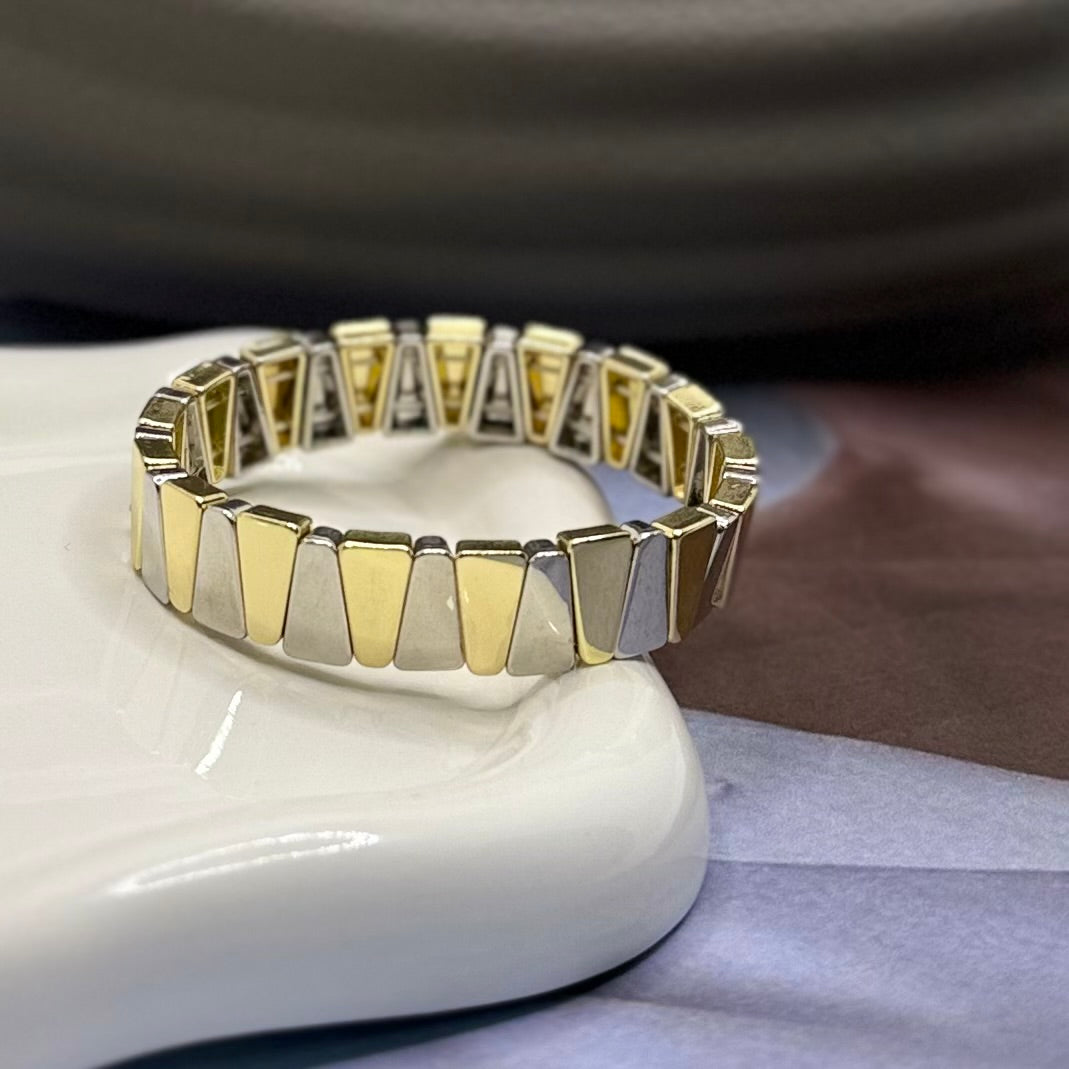 PULSERA RESORTE TIPO TRIÁNGULOS