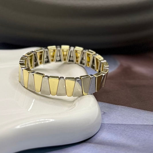 PULSERA RESORTE TIPO TRIÁNGULOS