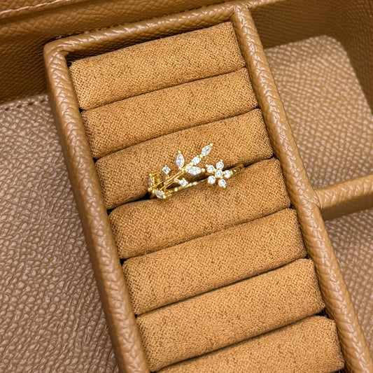 ANILLO FLOR Y PÉTALOS CON ZIRCONIA