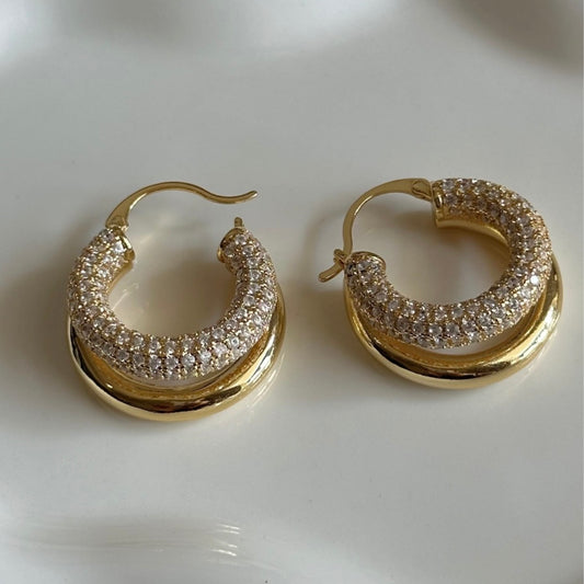 ARRACADA DOBLE LISA CON ZIRCONIA