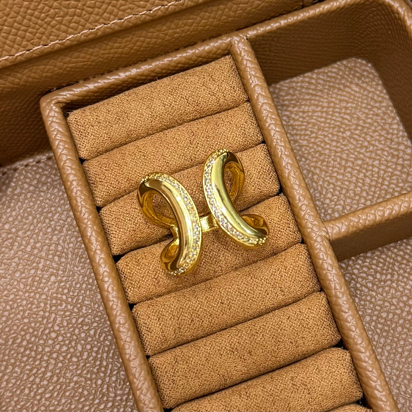 ANILLO CRUZADO CON ZIRCONIA