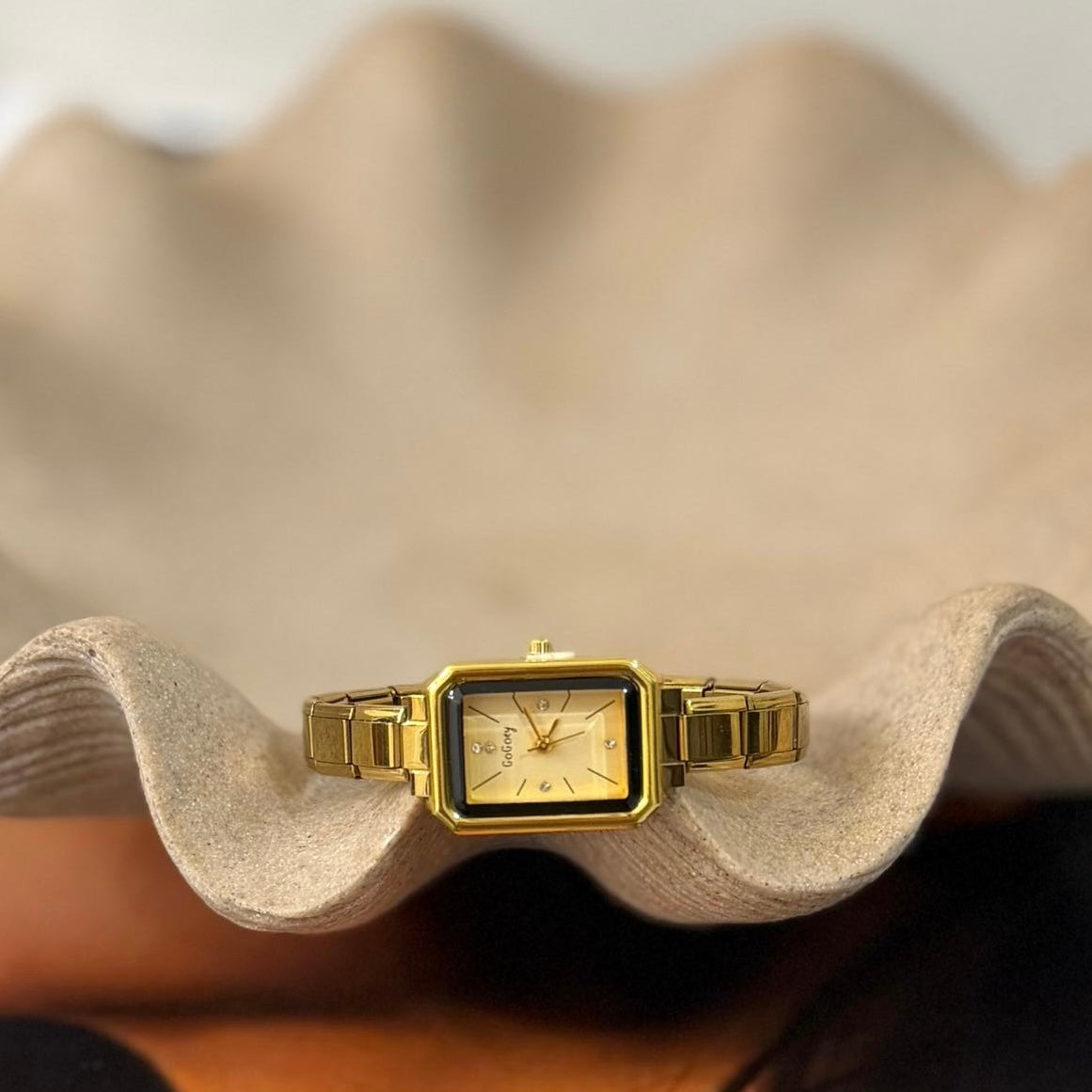 Reloj dorado cuadrado pulsera italiana
