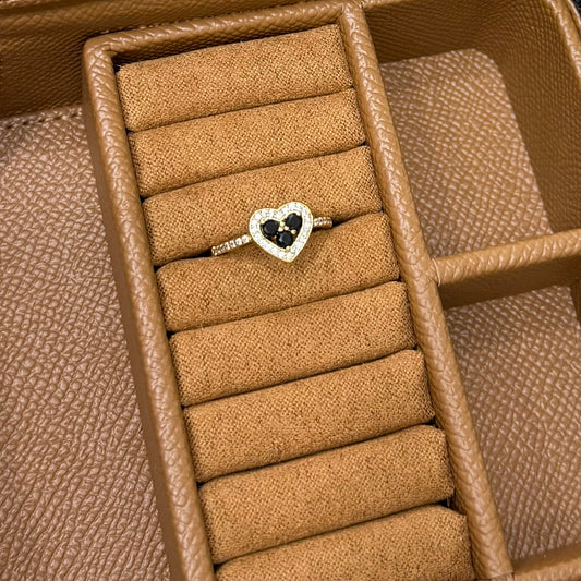 ANILLO CORAZÓN CON PIEDRA NEGRA