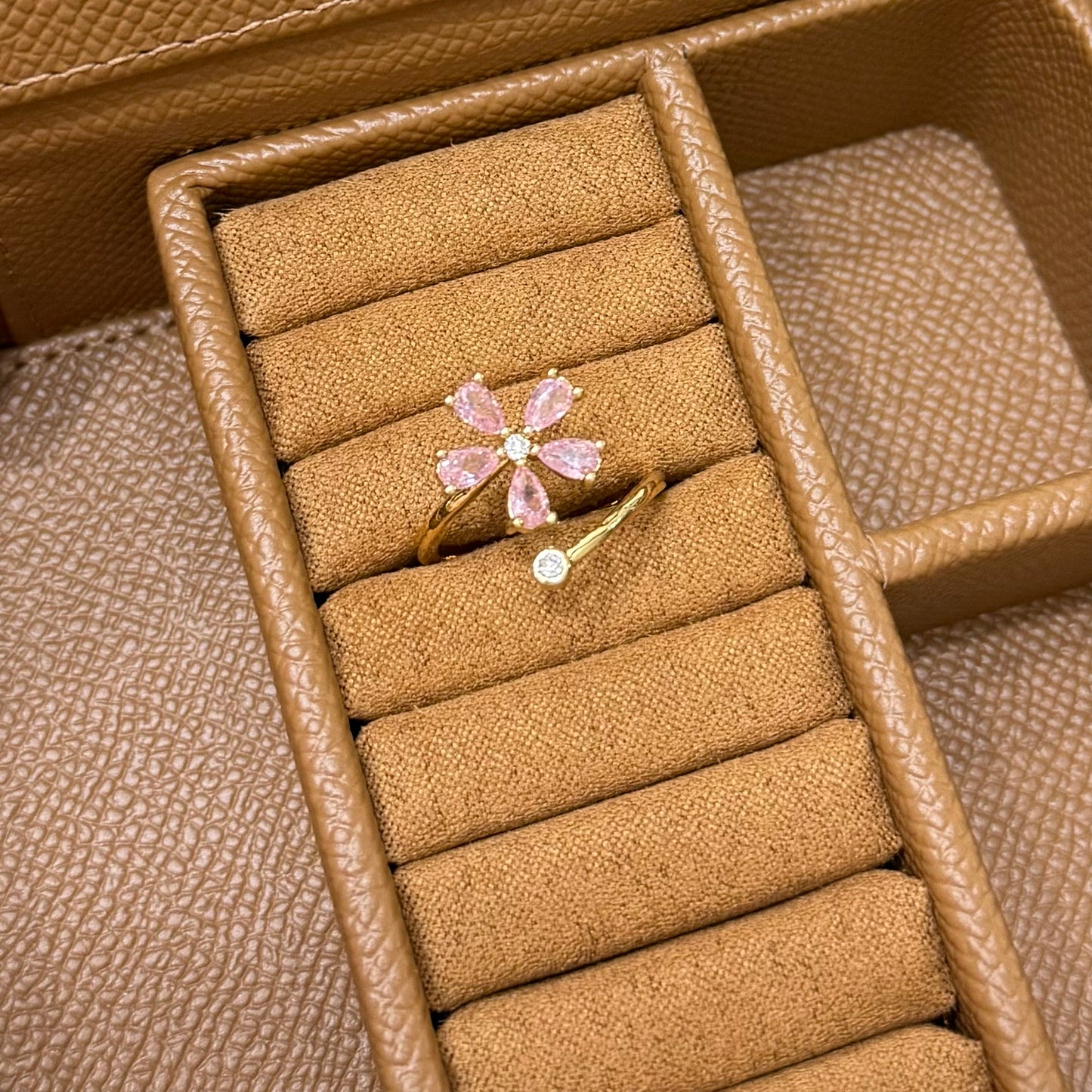 ANILLO CRUZADO CON FLOR ROSA