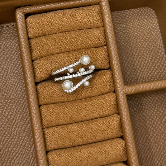 ANILLO PLATEADO CON PERLA BLANCA