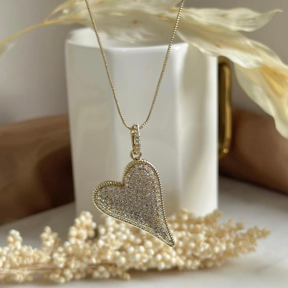 COLLAR CON CORAZÓN CON ZIRCONIAS