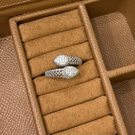 ANILLO PLATEADO CON ZIRCONIA