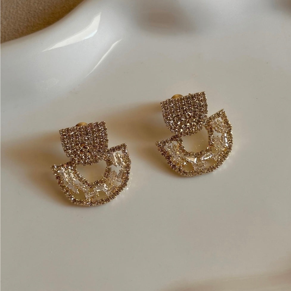 ARETE CON PIEDRA BLANCA