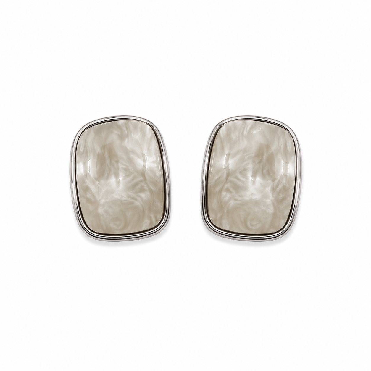 Arete plateado con piedra