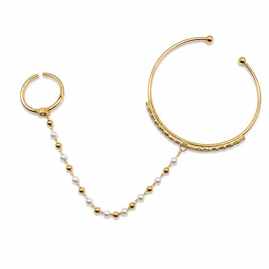 Pulsera dorada con anillo ajustable con perlas