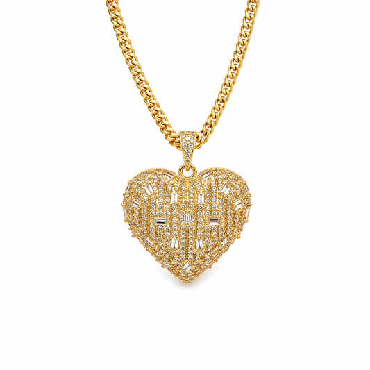 Cadena dorada con corazón piedras blancas