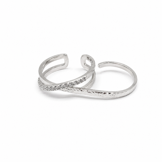 Anillo plateado doble con circonias