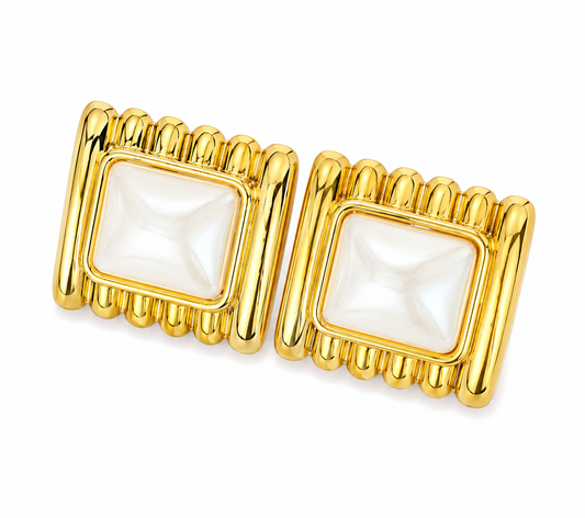 Arete cuadrado y perla