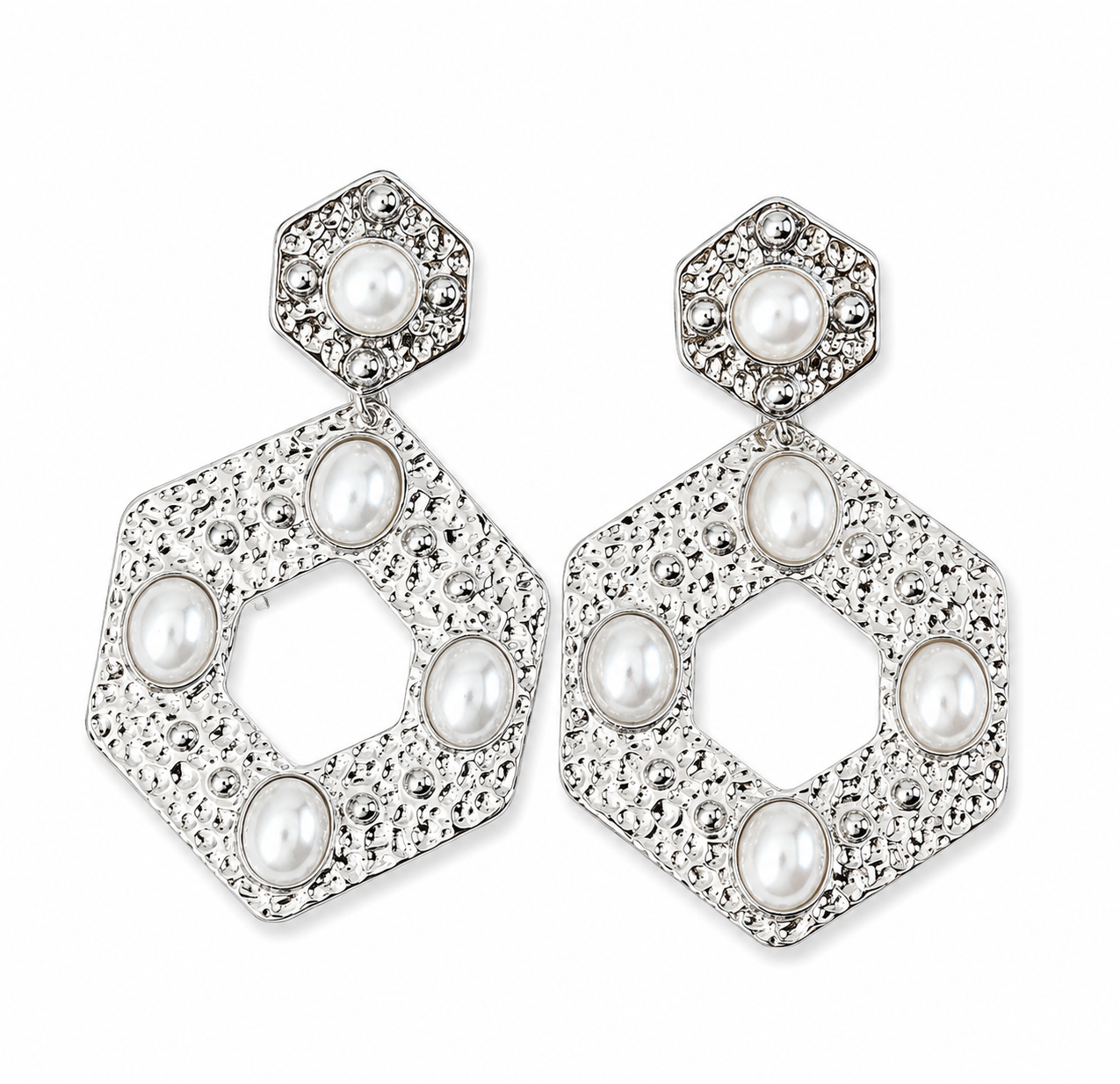 Arracada hexagonal plateado y perlas