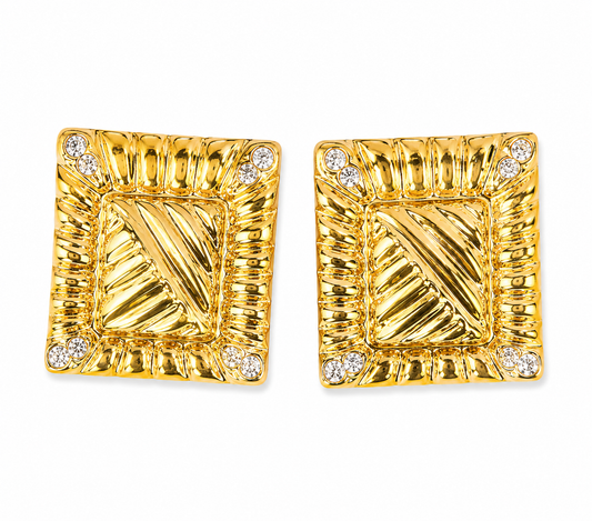 Arete dorado rectangular con brillos